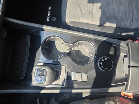 Used 2023 Nissan Rogue SV AWD/4WD image 21