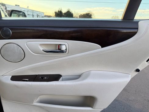 Used 2007 Lexus LS 460 LS 460 Sedan 4D image 32