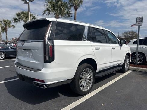 Used 2023 Cadillac Escalade Premium Luxury image 6