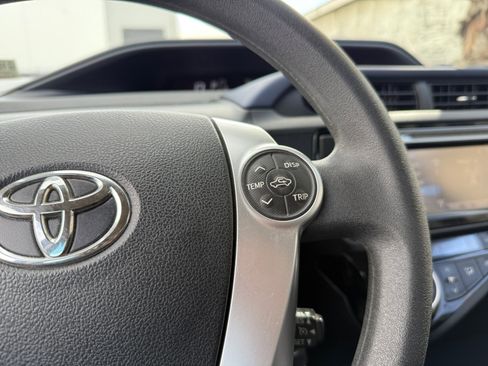 Used 2016 Toyota Prius C Two image 17