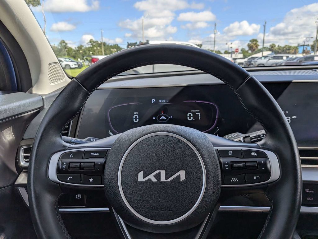 Used 2024 Kia Sportage EX FWD image 21