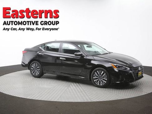 Used 2023 Nissan Altima 2.5 SV w/ SV Premium Package AWD/4WD image 49