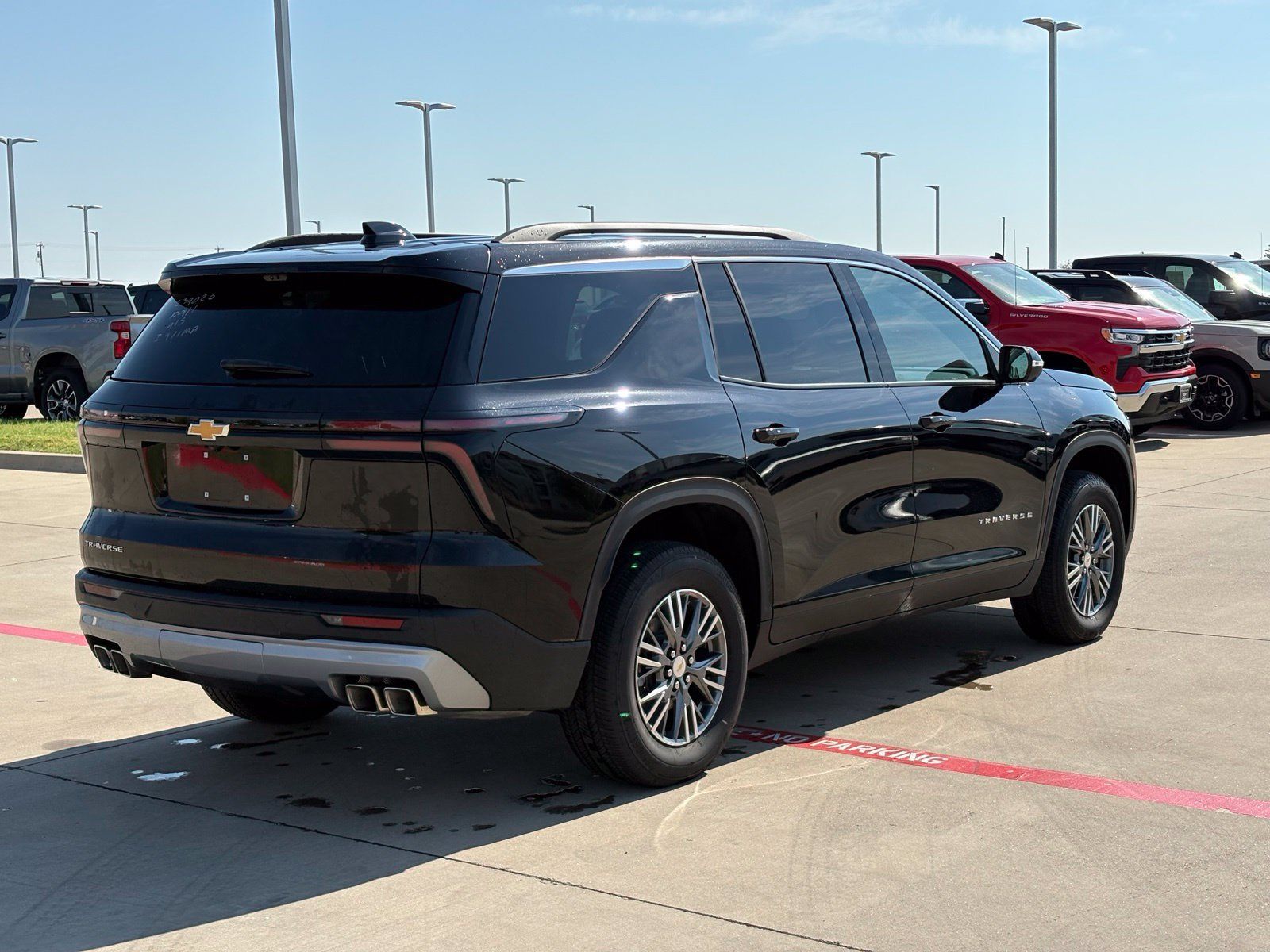 Used 2026 Chevrolet Traverse LT w/ Driver Confidence Package FWD image 7