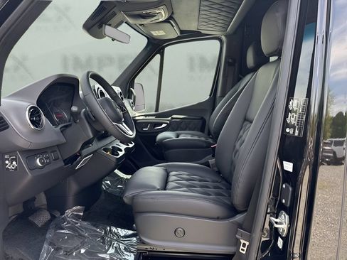 Used 2024 Mercedes-Benz Sprinter 3500 image 8