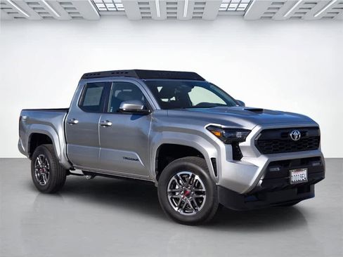 Used 2024 Toyota Tacoma TRD Sport image 8