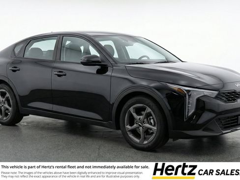 Used 2025 Kia K4 LXS image 1