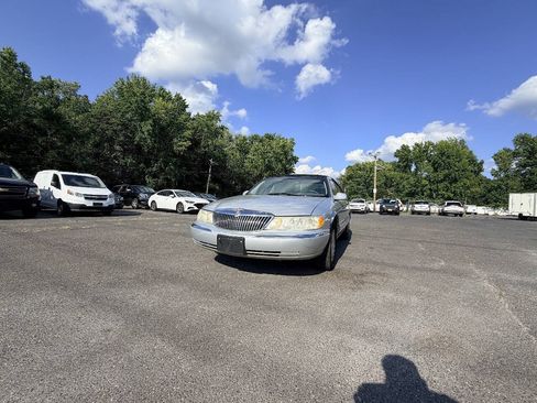 Used 1998 Lincoln Continental FWD image 2