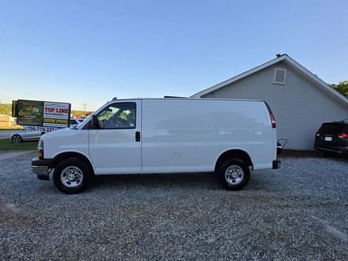 Used 2020 Chevrolet Express 2500 w/ Driver Convenience Package RWD image 6