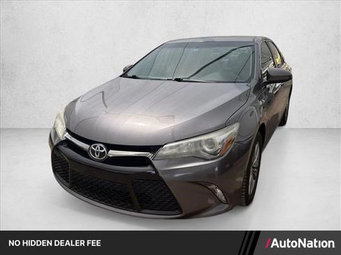Used 2015 Toyota Camry SE FWD image 1