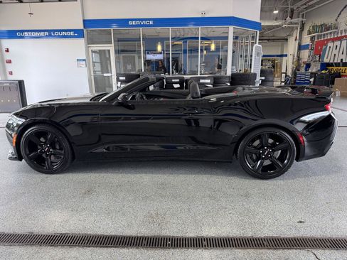 Used 2017 Chevrolet Camaro SS RWD image 25