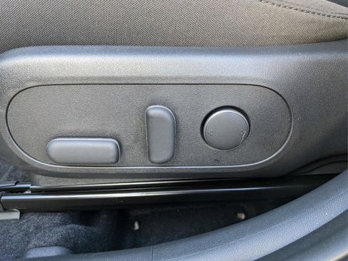 Used 2025 Hyundai Kona SEL image 14