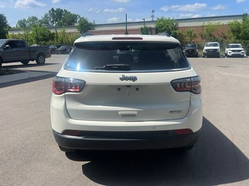 Used 2019 Jeep Compass Latitude w/ Safety & Security Group FWD image 6