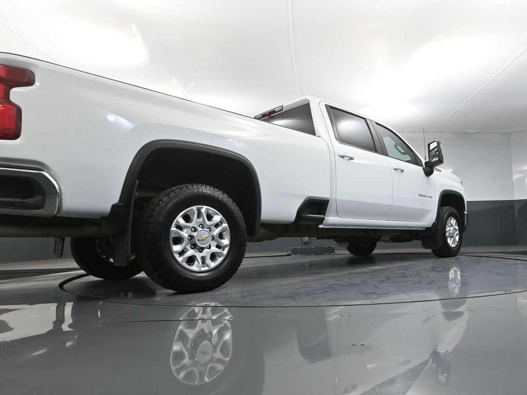 Used 2025 Chevrolet Silverado 3500 LT w/ Safety Package AWD/4WD image 40