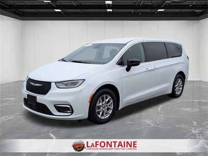 Certified 2024 Chrysler Pacifica Touring-L