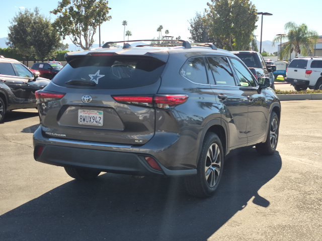 Used 2021 Toyota Highlander XLE FWD image 5