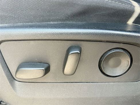 Used 2024 Chevrolet Silverado 2500 Custom w/ Custom Value Package image 16