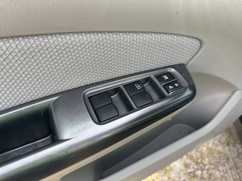 Used 2011 Subaru Forester 2.5X Premium image 12