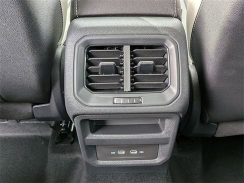 New 2026 Volkswagen Taos SE image 30