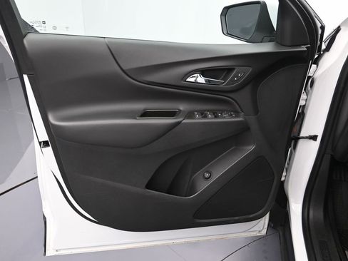 Used 2021 Chevrolet Equinox LT image 10