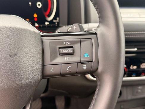 Used 2025 Nissan Rogue SL w/ SL Premium Package AWD/4WD image 21