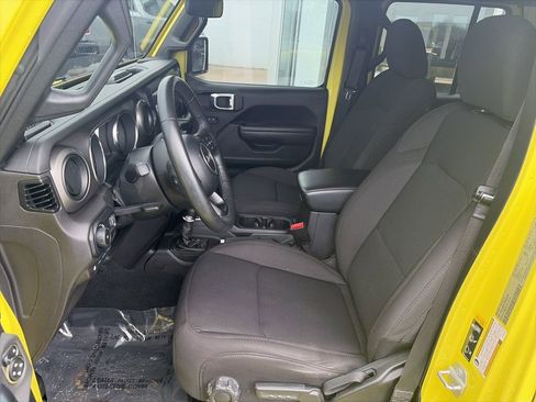 Used 2023 Jeep Wrangler Unlimited w/ Cold Weather Group AWD/4WD image 11