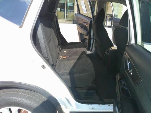 Used 2014 Nissan Rogue SV image 7