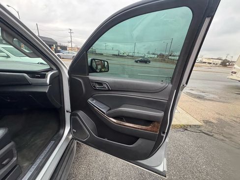 Used 2015 Chevrolet Suburban LT AWD/4WD image 23