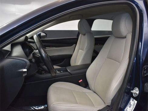 Used 2019 MAZDA MAZDA3 Sedan w/ Select Package image 9