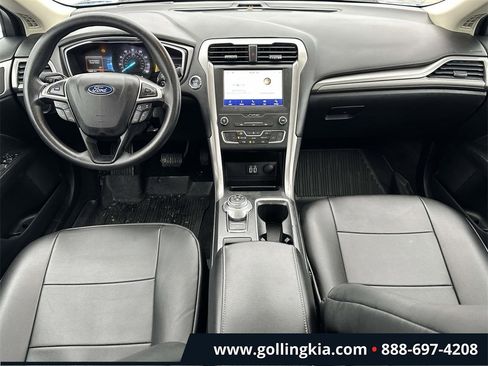 Used 2020 Ford Fusion SE image 12