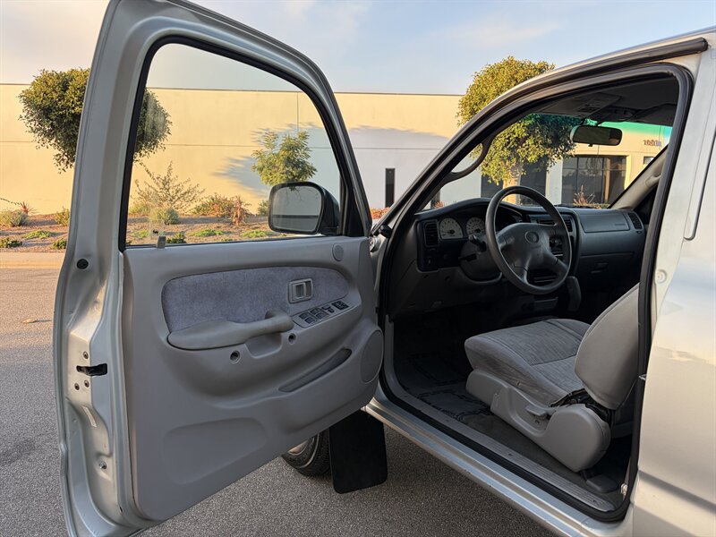 Used 2003 Toyota Tacoma PreRunner w/ Pwr Pkg w/ Mirrors RWD image 12