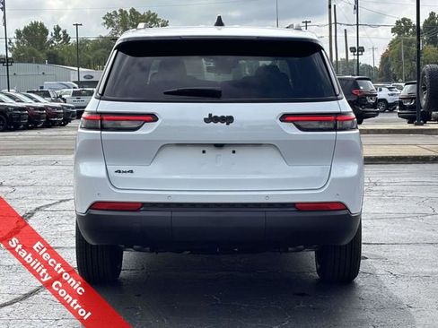 New 2025 Jeep Grand Cherokee L Altitude image 38