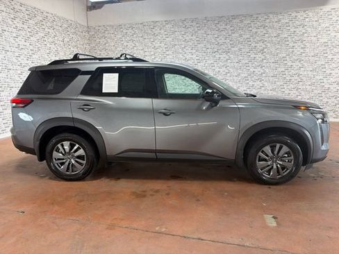 Used 2026 Nissan Pathfinder SV FWD image 8