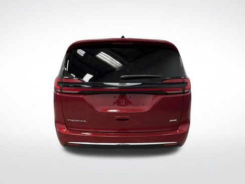 New 2026 Chrysler Pacifica Select image 12