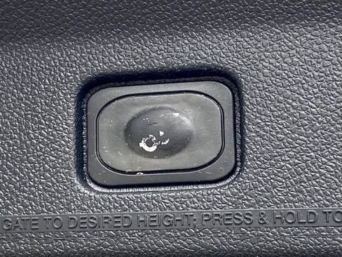 Used 2018 Ford Explorer Limited image 44