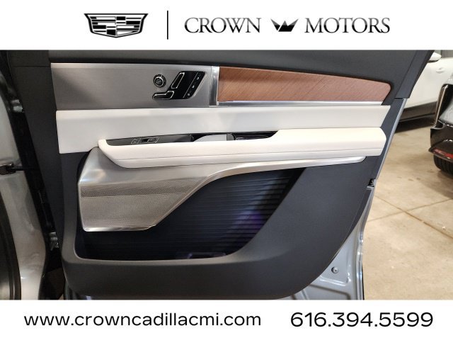 Certified 2026 Cadillac Vistiq Sport w/ LPO, Floor Liner Package AWD/4WD image 39