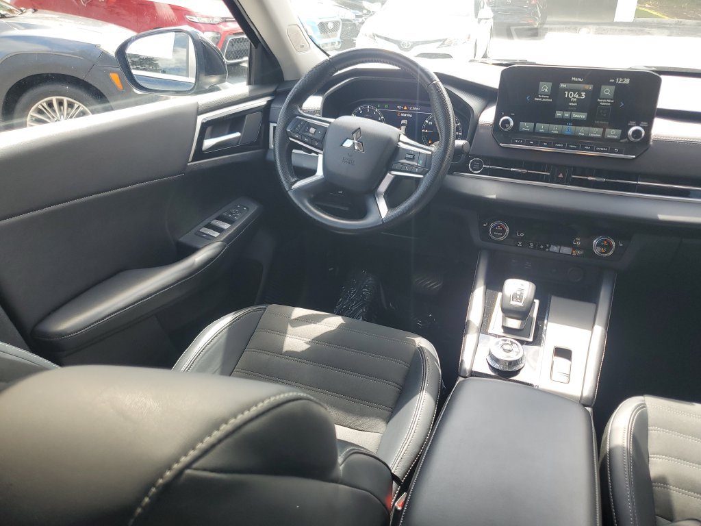 Used 2024 Mitsubishi Outlander SE FWD image 16