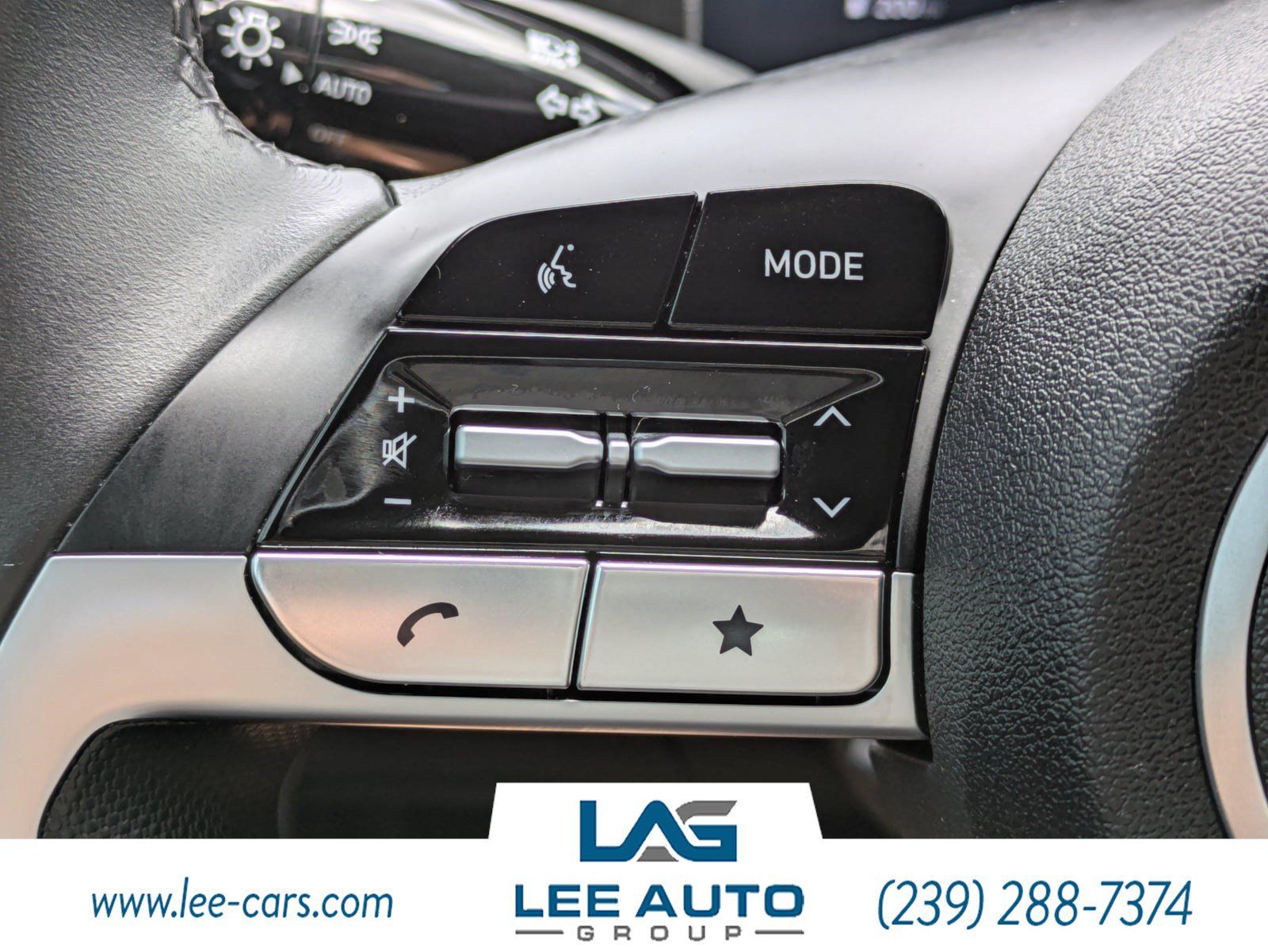 Used 2025 Hyundai Elantra Limited FWD image 19