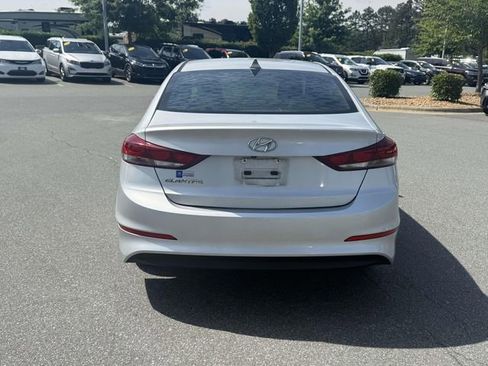 Used 2017 Hyundai Elantra SE FWD image 5