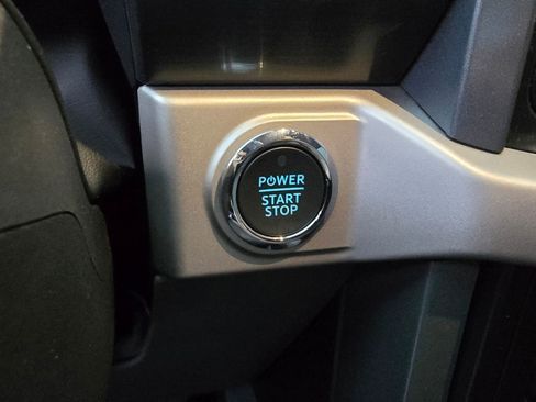 Used 2023 Ford F150 Lightning XLT image 22