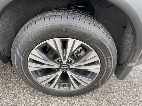 Used 2023 Nissan Rogue SV image 27