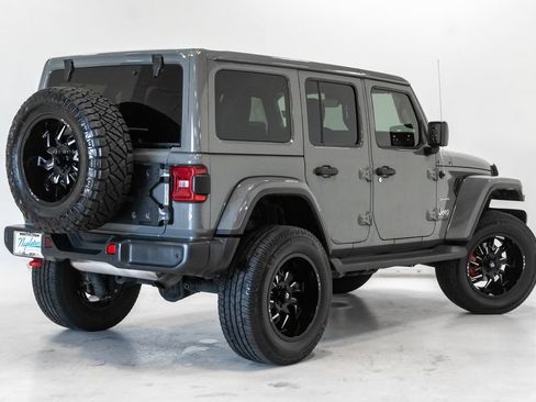 Used 2019 Jeep Wrangler Unlimited Sahara AWD/4WD image 30