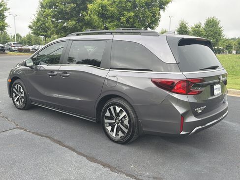Certified 2026 Honda Odyssey EX-L image 9