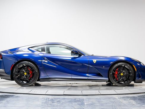 Used 2019 Ferrari 812 Superfast image 18