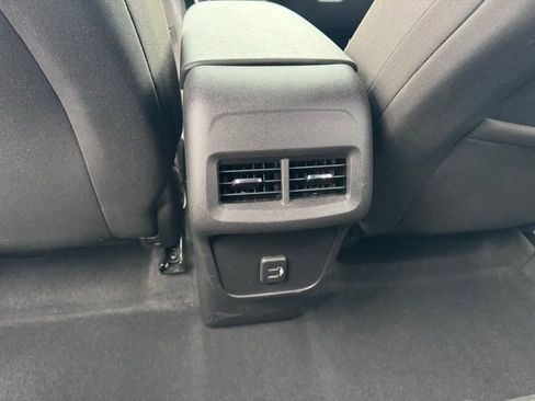 Used 2023 Chevrolet Equinox LT AWD/4WD image 16