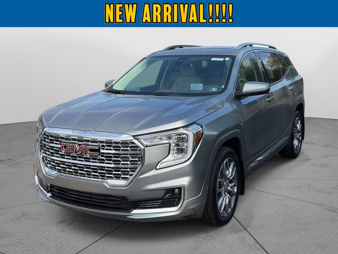 Used 2023 GMC Terrain Denali AWD/4WD image 2