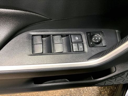 Used 2024 Toyota RAV4 SE image 32