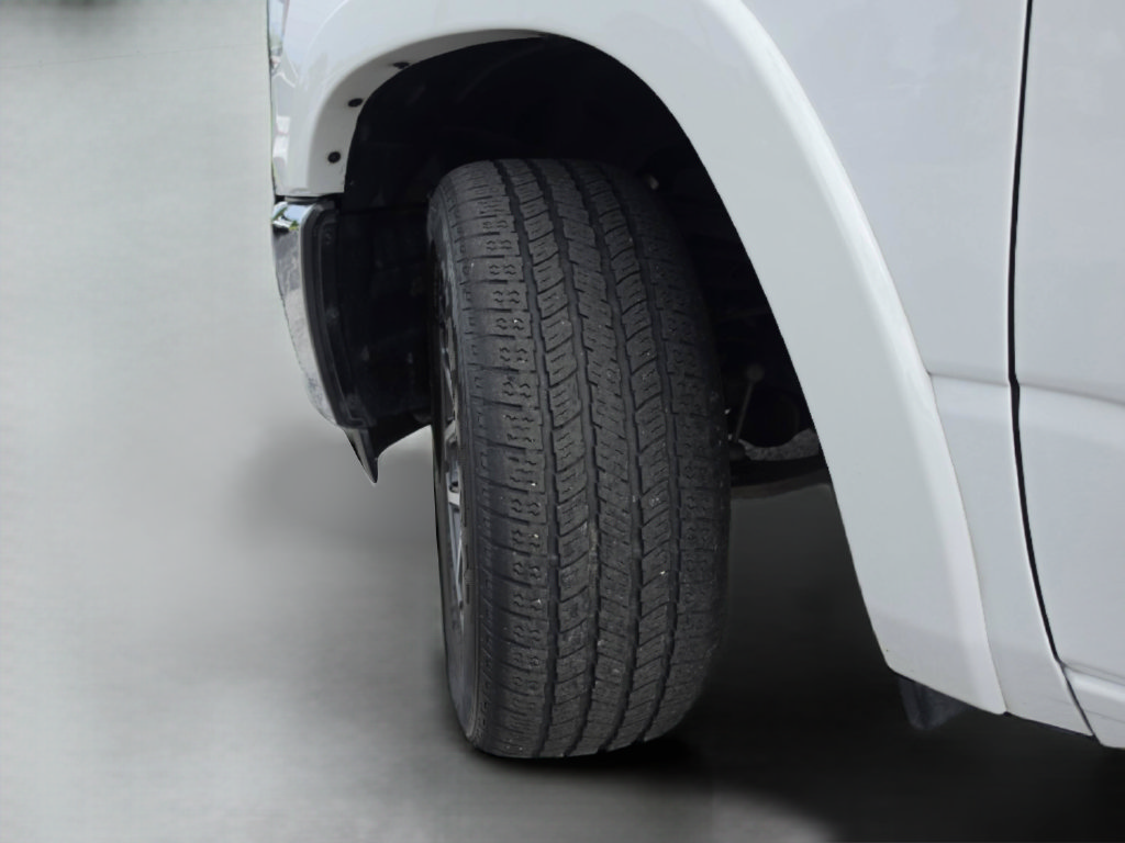 Used 2025 RAM 1500 Laramie AWD/4WD image 47