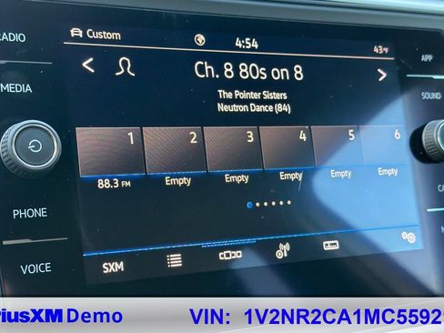 Used 2021 Volkswagen Atlas SE image 25