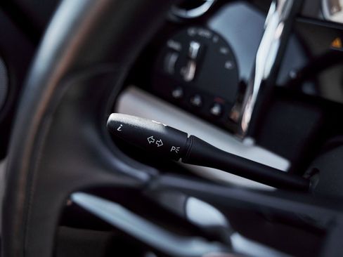 Used 2015 Rolls-Royce Wraith image 52