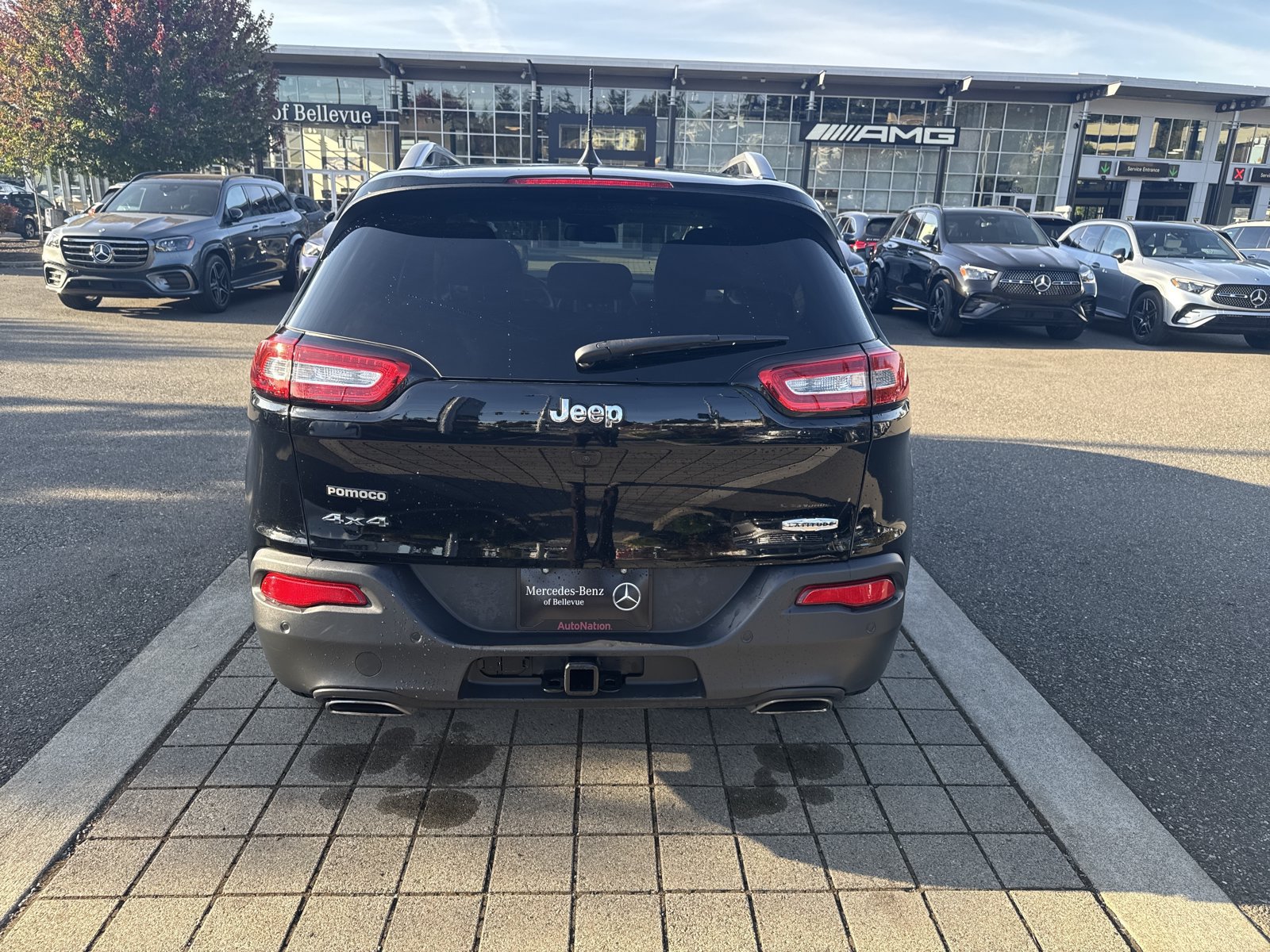 Used 2017 Jeep Cherokee Latitude w/ Comfort/Convenience Group AWD/4WD image 6